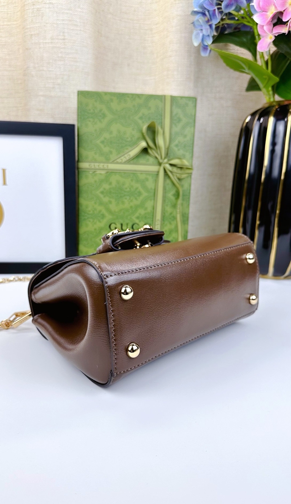 激安グッチバッグコピー着用イメージ